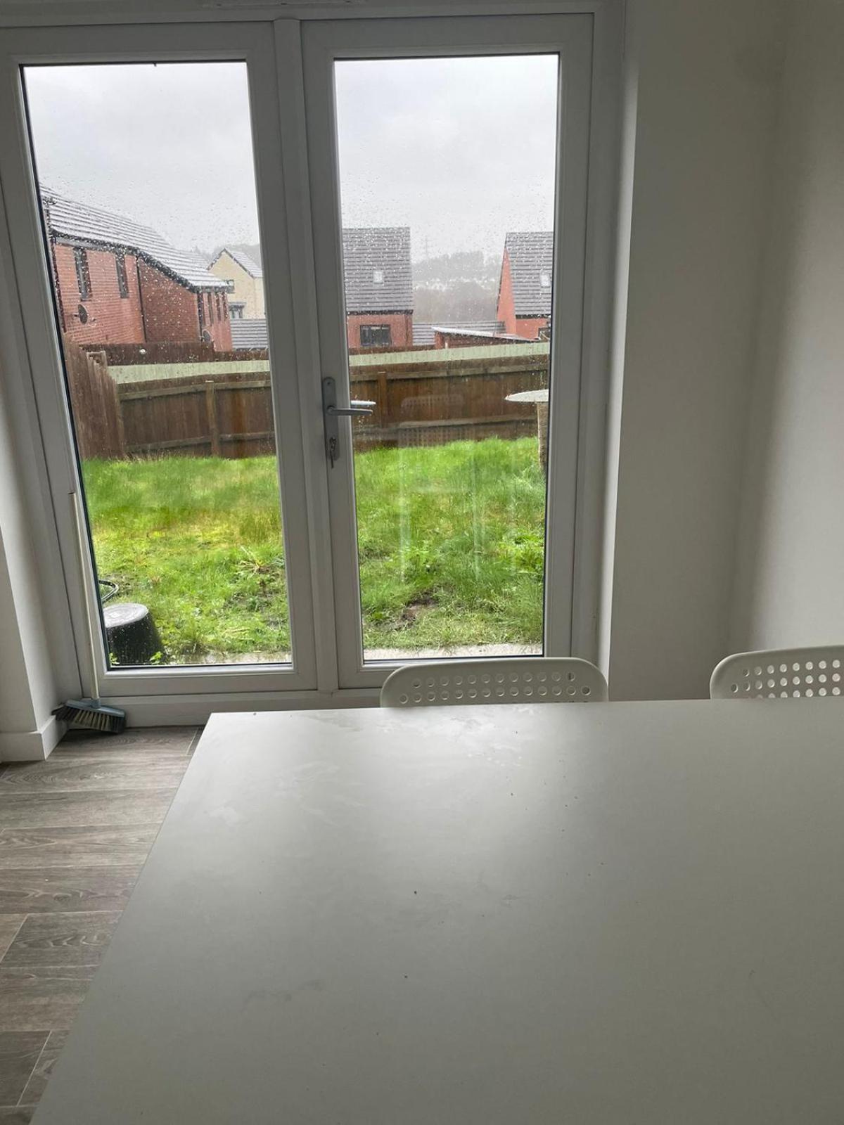 Village House St Mellons - Close To A48 And M4 Cardiff Bagian luar foto